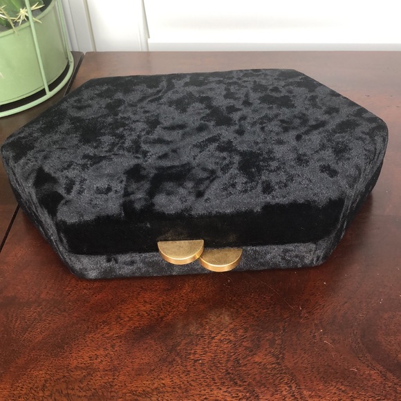 KAYU Sloane Velvet Crossbody/Clutch - Picture 4 of 15